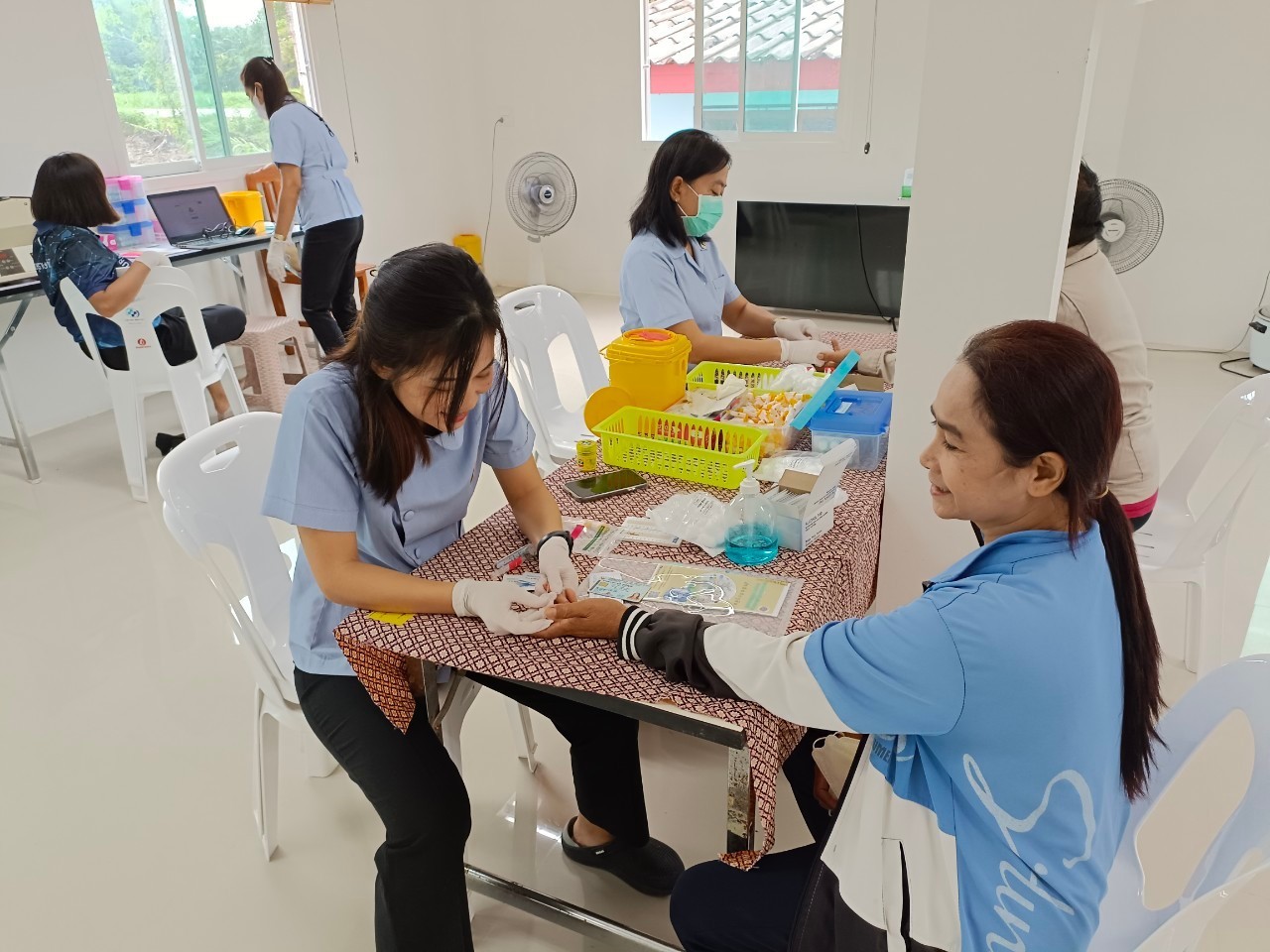 กองทุนหลักประกันสุขภาพเทศบาลตำบลเวียง สนับสนุนงบประมาณในการดำเนินโครงการเจาะเลือดตรวจหาสารเคมีกำจัดศัตรูพืชในเกษตรกรตำบลเวียง ปีงบประมาณ 2566